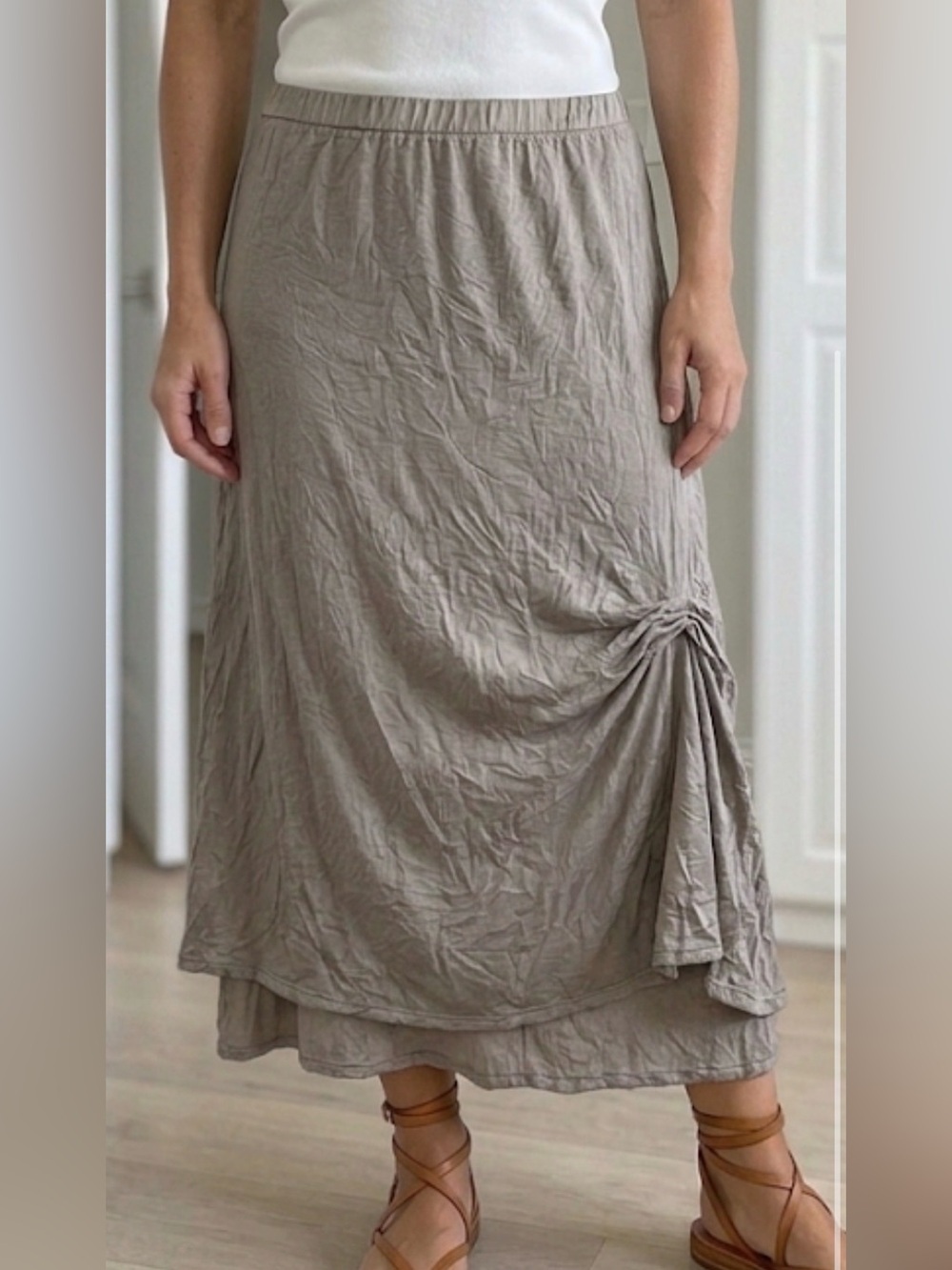 Apropos Light Taupe Casual Midi Skirt Ruching Both Sides Lightweight Soft Sz M